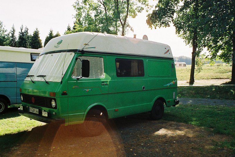 F1000012